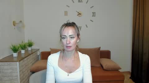 Snapshot of julia__cherry_ chatting on December 8, 2:09 pm julia__cherry_ online show from December 8, 2:09 pm