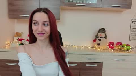 JuliaJae online show from December 14, 6:41 am