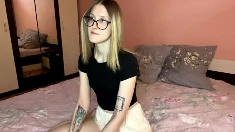 Snapshot of julia_charm chatting on May 31, 4:14 pm julia_charm online show from May 31, 4:14 pm
