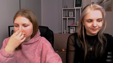 Julia  online show from December 5, 10:55 am