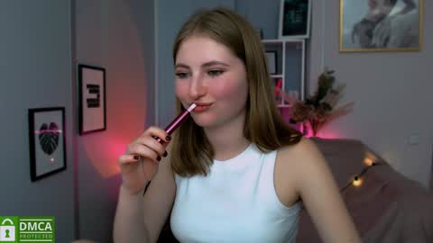 Julia  online show from December 7, 4:25 pm