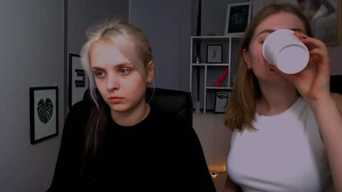 Julia  online show from December 17, 5:36 pm