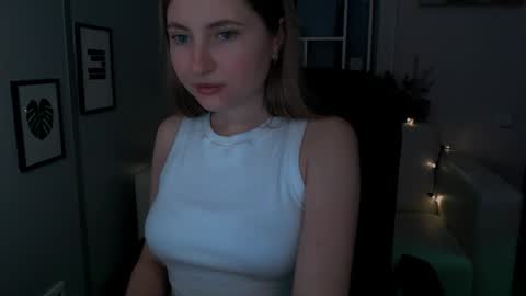 Julia  online show from December 19, 2:45 am