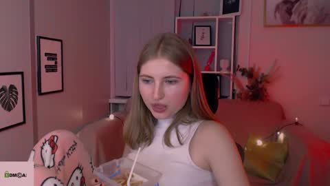 Julia  online show from December 21, 2:30 am