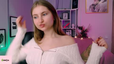 Julia  online show from December 23, 8:00 am