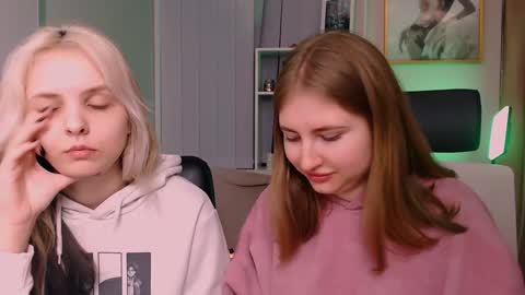 Julia  online show from December 24, 3:05 pm