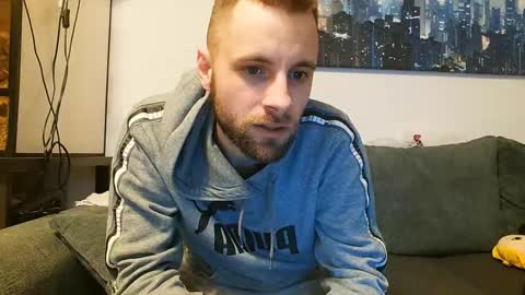 julia_official online show from February 16, 5:26 pm