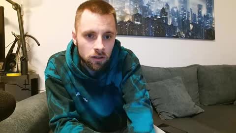 julia_official online show from February 23, 7:49 pm