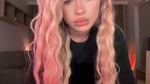 Julia R Le online show from October 15, 9:04 pm