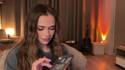 Snapshot of julia_rle chatting on April 2, 8:17 pm Julia R Le online show from April 2, 8:17 pm