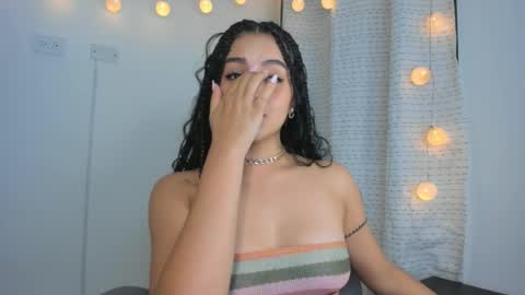 Snapshot of julia_strauns chatting on January 3, 8:10 am julia_strauns online show from January 3, 8:10 am
