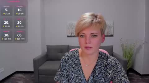 Snapshot of julia_wilsons chatting on December 10, 1:00 pm Julia online show from December 10, 1:00 pm