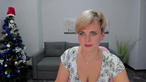 Snapshot of julia_wilsons chatting on December 20, 4:25 pm Julia online show from December 20, 4:25 pm