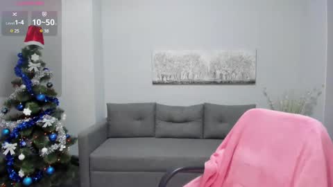 Snapshot of julia_wilsons chatting on December 23, 10:10 am Julia online show from December 23, 10:10 am