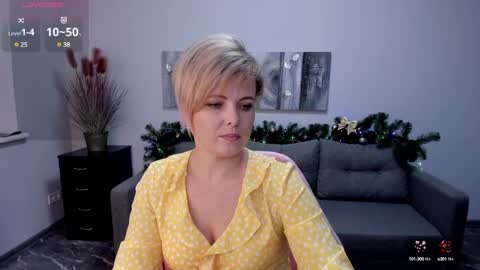 Snapshot of julia_wilsons chatting on January 2, 3:51 pm Julia online show from January 2, 3:51 pm