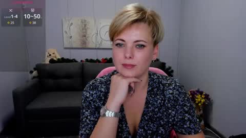 Snapshot of julia_wilsons chatting on January 8, 12:47 pm Julia online show from January 8, 12:47 pm