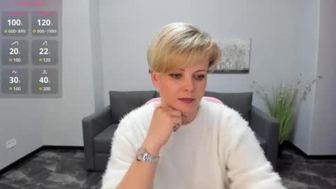 Snapshot of julia_wilsons chatting on January 16, 12:53 pm Julia online show from January 16, 12:53 pm