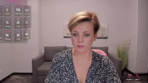 Snapshot of julia_wilsons chatting on February 11, 6:22 pm Julia online show from February 11, 6:22 pm