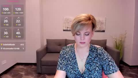 Snapshot of julia_wilsons chatting on March 10, 9:43 am Julia online show from March 10, 9:43 am