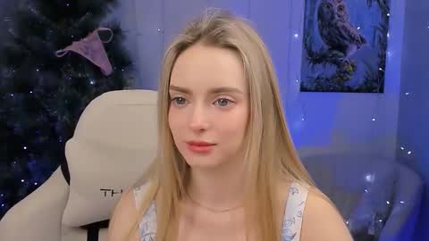 Julia online show from December 22, 2:14 pm