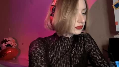 Snapshot of juliahupman chatting on February 14, 9:11 pm Kate online show from February 14, 9:11 pm