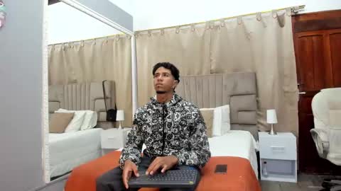 julian billy online show from January 4, 11:22 am