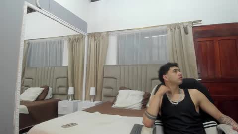 julian billy online show from February 15, 11:28 am