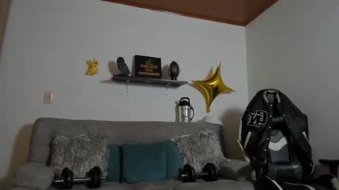 julian_wallace online show from October 15, 5:18 am