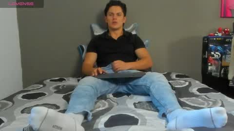 julian_wallace1 online show from June 11, 9:46 pm