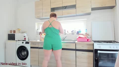 Snapshot of juliana35 chatting on February 19, 11:06 am juliana35 online show from February 19, 11:06 am