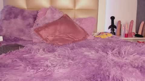 juliana_js_ online show from November 7, 8:58 am