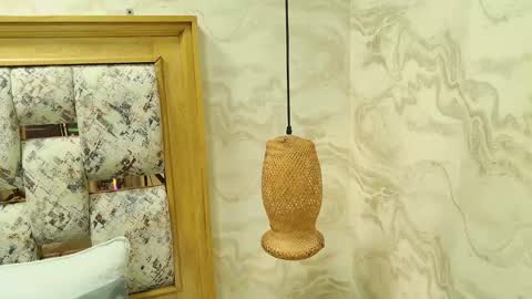 juliana_mendez25 online show from October 5, 7:01 pm