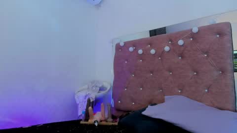 Snapshot of julianacarter chatting on May 23, 8:13 pm JulianaCarter online show from May 23, 8:13 pm