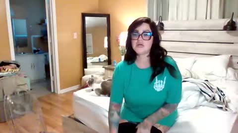 Texas Mamasita online show from March 4, 4:09 pm