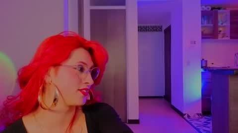 Snapshot of julianna_saenz chatting on May 23, 6:23 pm Juliana online show from May 23, 6:23 pm