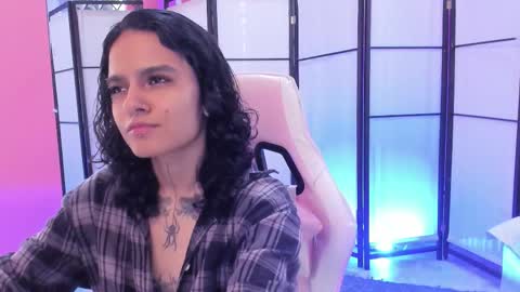 julianne_7 online show from February 16, 7:32 pm