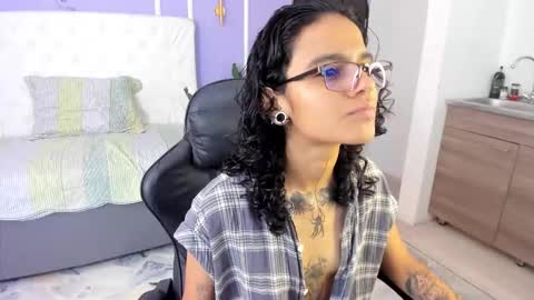 julianne_7 online show from February 20, 2:06 pm