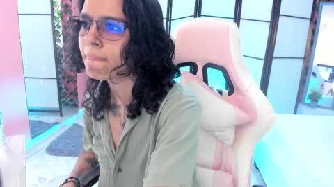 julianne_7 online show from February 23, 8:50 pm