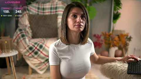 Julie online show from January 15, 11:15 am