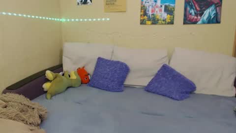 Jul online show from January 24, 3:02 pm