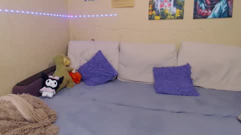 Jul online show from February 9, 5:22 pm