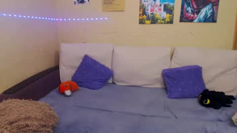 Jul online show from March 3, 3:09 pm