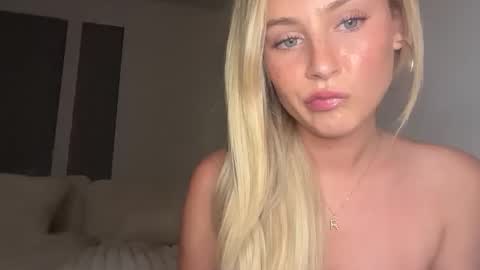 Snapshot of juliaxjackson chatting on November 5, 1:38 am Julia Jackson online show from November 5, 1:38 am