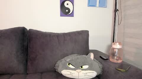 Jeimy Help me to reach 100 thumbs up online show from July 21, 12:24 am