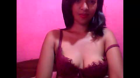 Snapshot of julie0612 chatting on February 2, 6:48 am julie0612 online show from February 2, 6:48 am