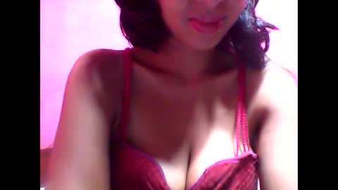 Snapshot of julie0612 chatting on February 18, 4:04 am julie0612 online show from February 18, 4:04 am