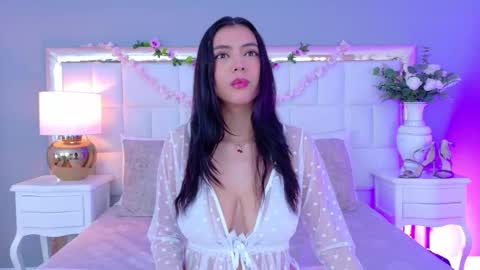 Juliet Bennet online show from October 9, 5:16 am