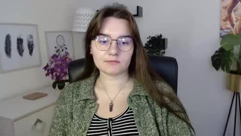 Julie online show from September 15, 12:38 pm