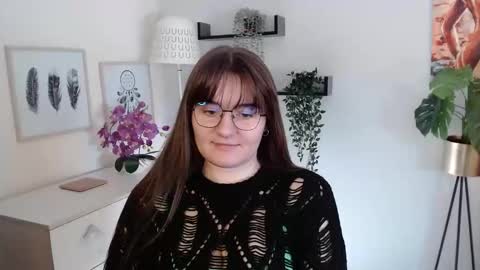 Julie online show from September 25, 12:42 pm