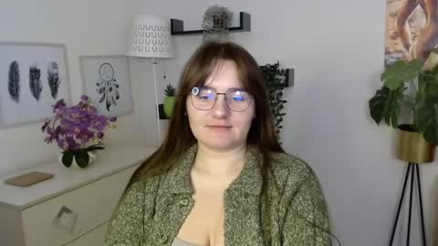 Julie online show from October 8, 12:58 pm